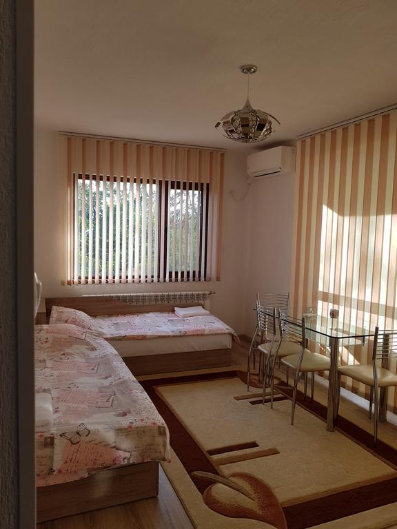Д И В 1 - D & V 1 Apartment Sandanski Exterior photo